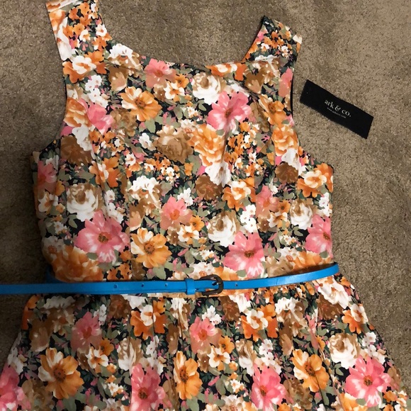 Beautiful long dress - Picture 1 of 6